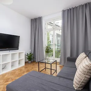 https://apt-65-duga-street-1-bedroom-with-balcony.krakowhotelspoland.com